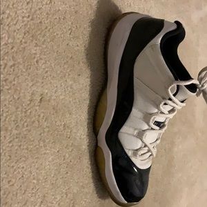 Low top Jordan 11